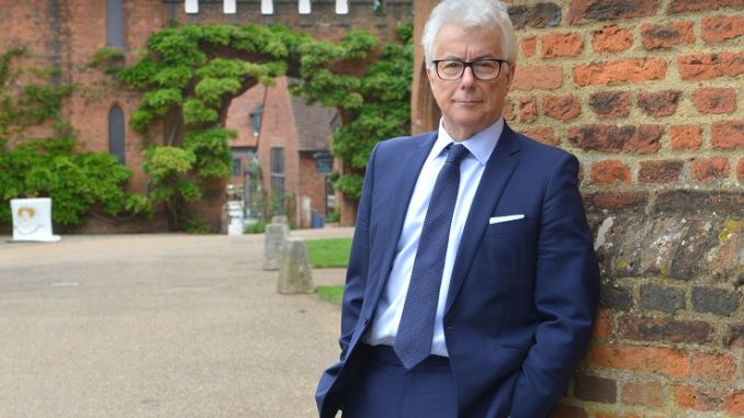 Ken_Follett_Hatfield_Old_Palace_credit_Olivier_Favre_2