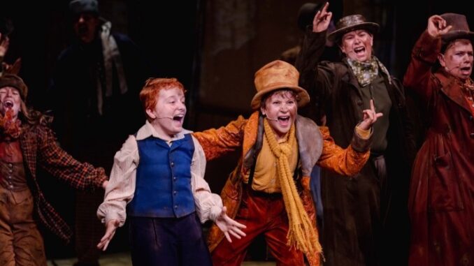 00 Nova scena Oliver Twist Oliver, Jonáš Tóda 2